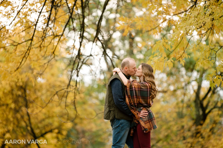 11 fall engagement photos colorful(pp w768 h512) - Chelsea + Matt | Schenley Park and Panther Hollow Engagement Photos