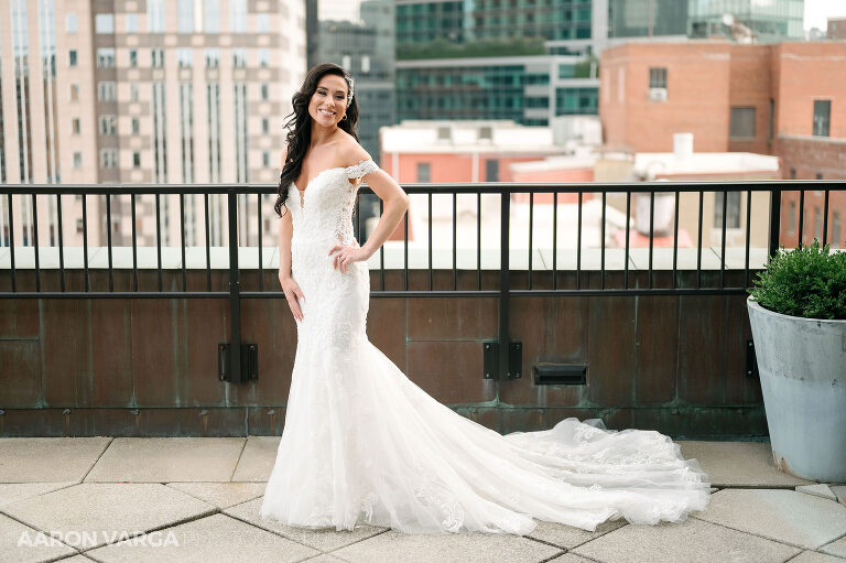12 bridal photos renaissance hotel balcony(pp w768 h511) - Dakota + Carlo | Renaissance Pittsburgh Hotel Wedding Photos