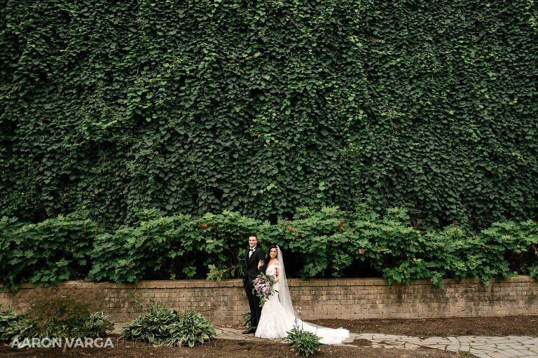 34 renaissance hotel ivy wall wedding(pp w768 h511) - Dakota + Carlo | Renaissance Pittsburgh Hotel Wedding Photos
