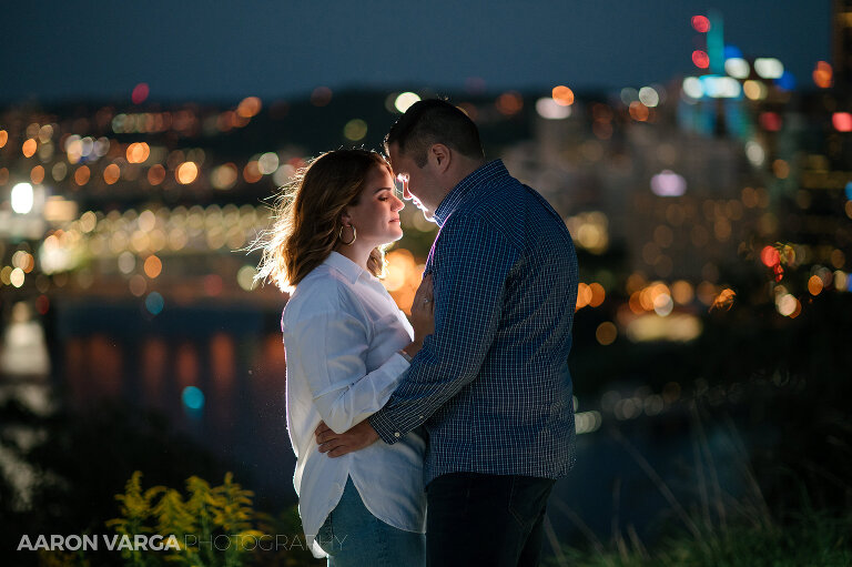 23 night photos mt washington(pp w768 h511) - Julia + Ryan | Downtown and Mt. Washington Engagement Photos