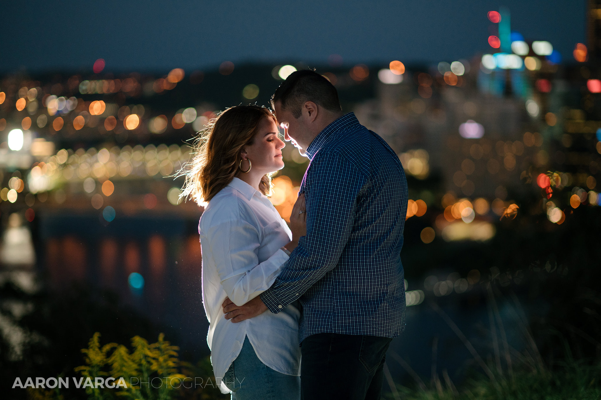 23 night photos mt washington - Julia + Ryan | Downtown and Mt. Washington Engagement Photos