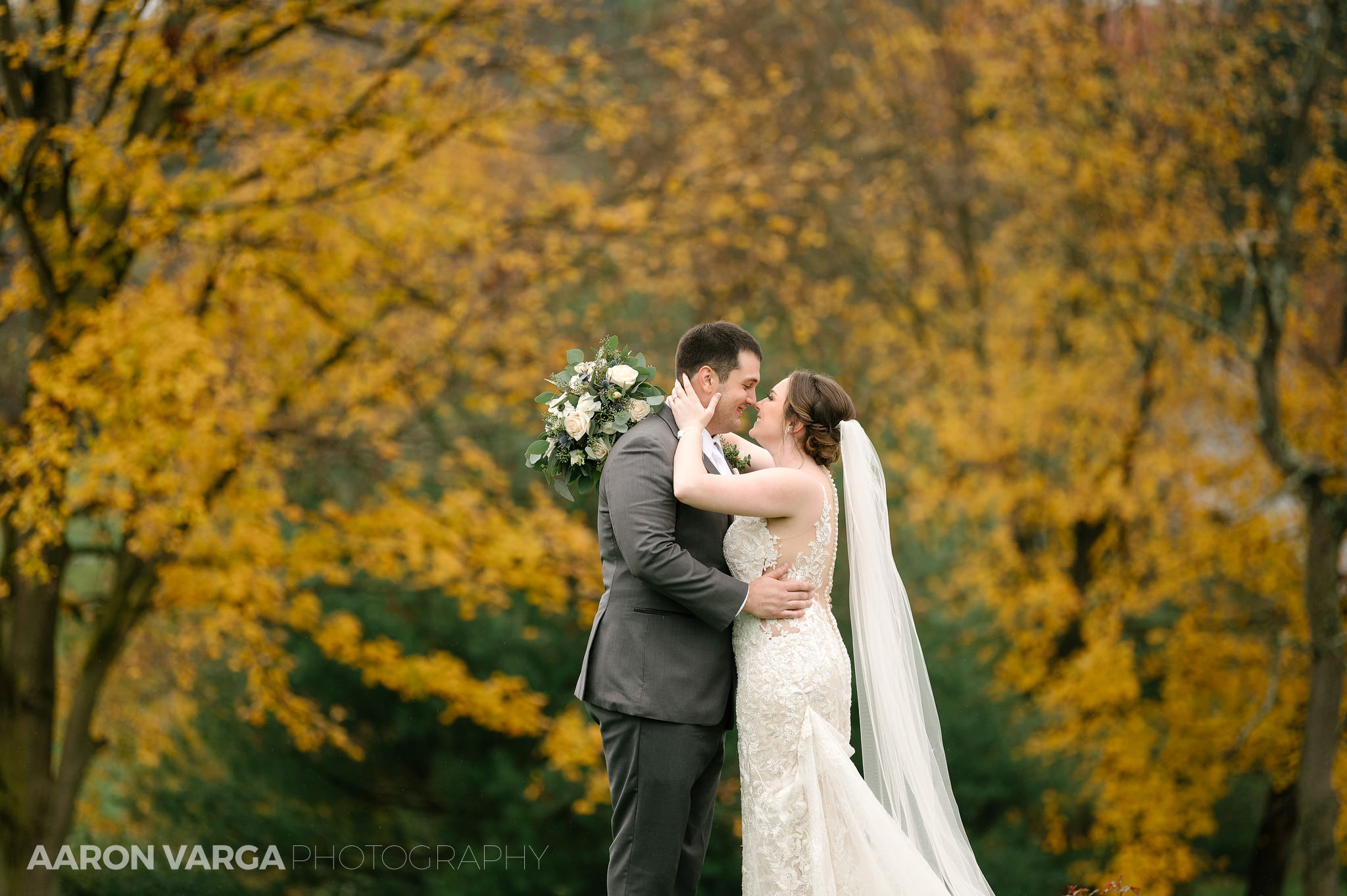 09 southpointe golf club fall wedding photos - Alyssa + Tony | Southpointe Golf Club Wedding Photos