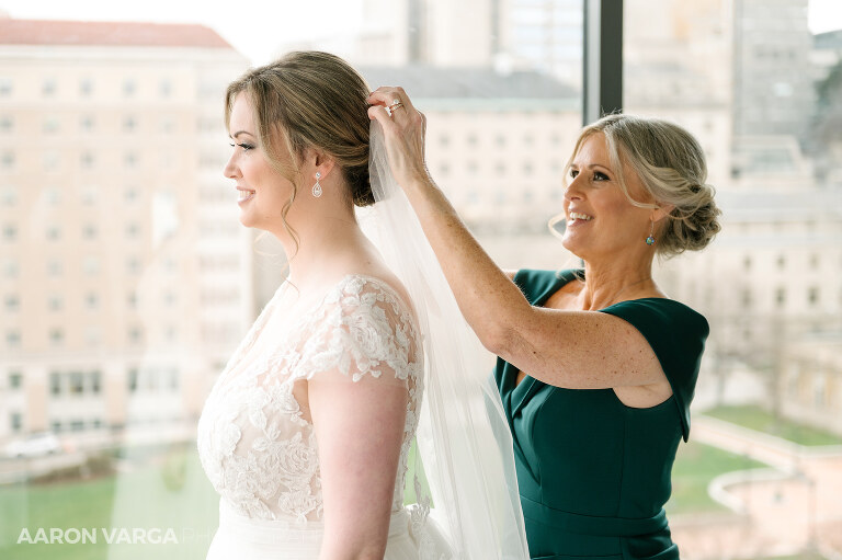 03 oaklander hotel bride getting ready(pp w768 h511) - Kelli + Ian | Soldiers & Sailors Memorial Hall Wedding Photos