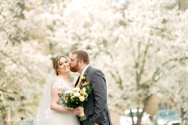 23 soldiers and sailors spring wedding photos(pp w768 h511) - Kelli + Ian | Soldiers & Sailors Memorial Hall Wedding Photos