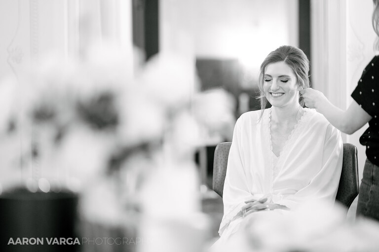 07 hotel monaco bridal prep photo(pp w768 h511) - Elizabeth + Dan | Hotel Monaco & MuseumLab Wedding Photos
