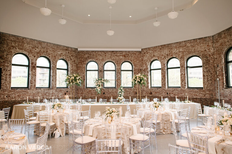 46 museumlab exposed brick wedding(pp w768 h511) - Elizabeth + Dan | Hotel Monaco & MuseumLab Wedding Photos
