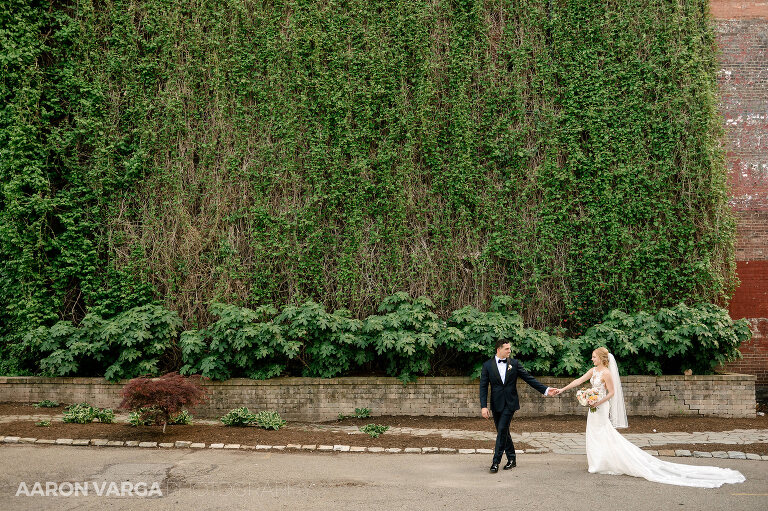 26 downtown pittsburgh wedding photos(pp w768 h511) - Katie + Angelo | Renaissance Pittsburgh Hotel Wedding Photos
