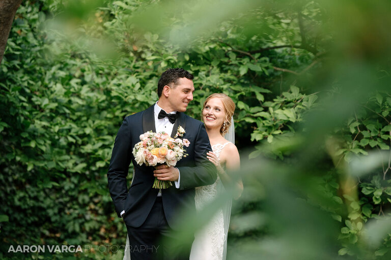 28 downtown pittsburgh magnolia tree wedding photos(pp w768 h512) - Katie + Angelo | Renaissance Pittsburgh Hotel Wedding Photos