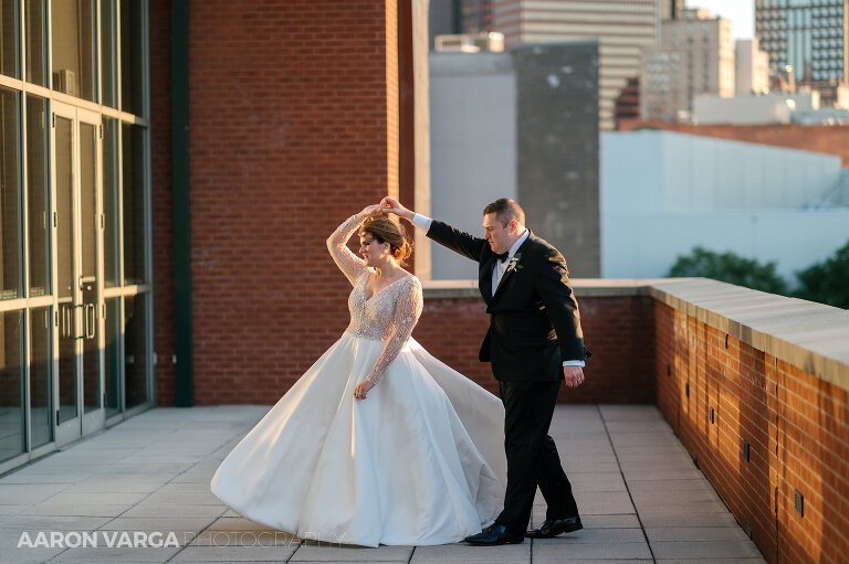 41 heinz history center balcony photos(pp w768 h511) - Julia + Ryan | Heinz History Center Wedding Photos