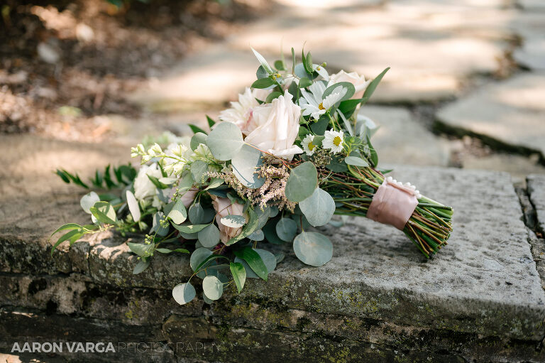 04 wedding flowers longue vue club(pp w768 h511) - Noelle + Mark | Longue Vue Club Wedding Photos