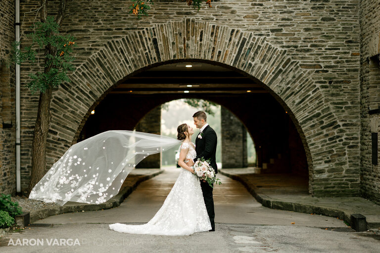 32 longue vue club arch photo(pp w768 h511) - Noelle + Mark | Longue Vue Club Wedding Photos
