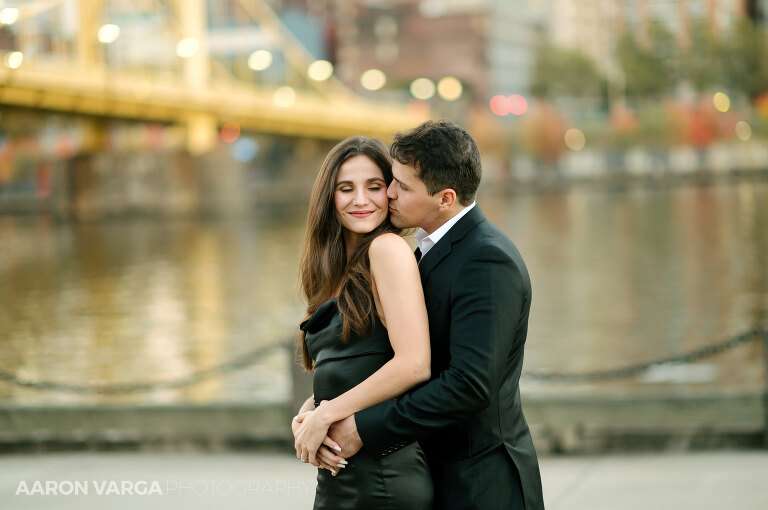 23 elegant city engagement photos(pp w768 h510) - Meredith + LJ | Downtown Pittsburgh and North Shore Engagement Photos