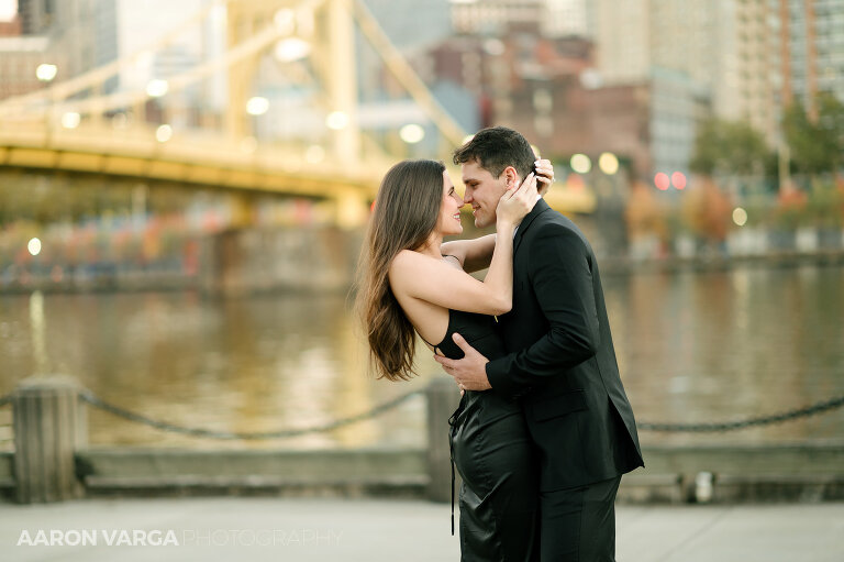 24 elegant engagement photos pittsburgh(pp w768 h511) - Meredith + LJ | Downtown Pittsburgh and North Shore Engagement Photos