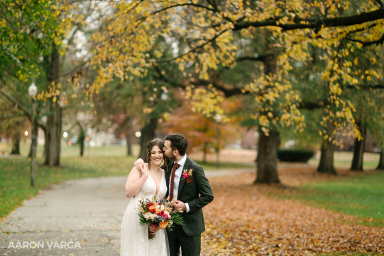 24 bride groom rainy wedding(pp w768 h511) - Anna + Josh | National Aviary Wedding Photos