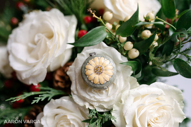 03 winter wedding flowers renaissance hotel pittsburgh(pp w768 h511) - Ashley + Jordan | Renaissance Pittsburgh Hotel Wedding Photos