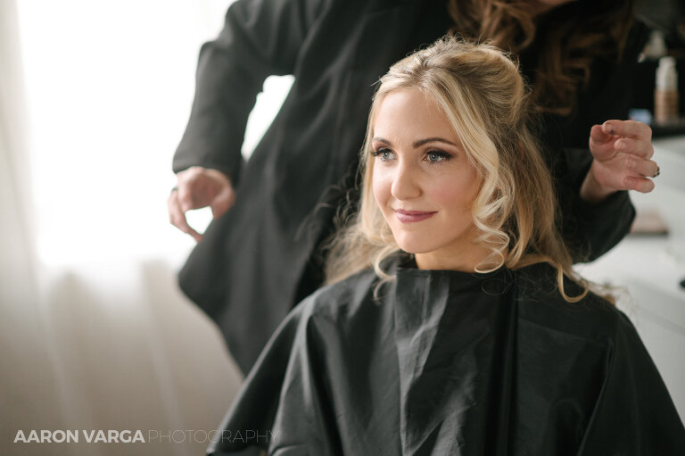 05 renaissance hotel pittsburgh bride getting ready(pp w768 h511) - Ashley + Jordan | Renaissance Pittsburgh Hotel Wedding Photos