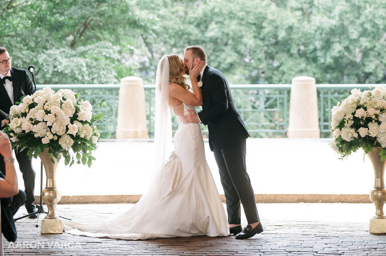 23 pennsylvanian wedding first kiss(pp w768 h510) - Cait + Patrick | The Pennsylvanian Wedding Photos