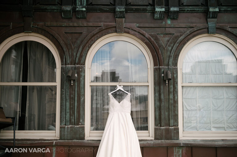 06 renaissance hotel pittsburgh wedding dress(pp w768 h511) - Katie + Shane | Renaissance Pittsburgh Hotel Wedding Photos