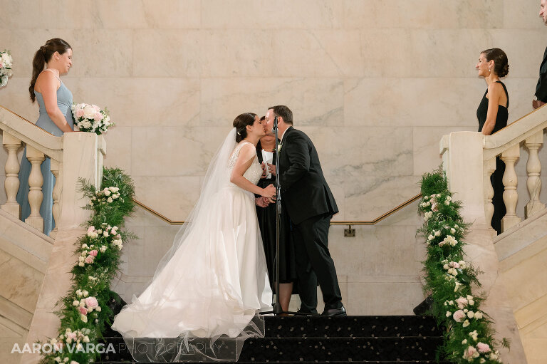 42 renaissance hotel staircase wedding(pp w768 h511) - Katie + Shane | Renaissance Pittsburgh Hotel Wedding Photos