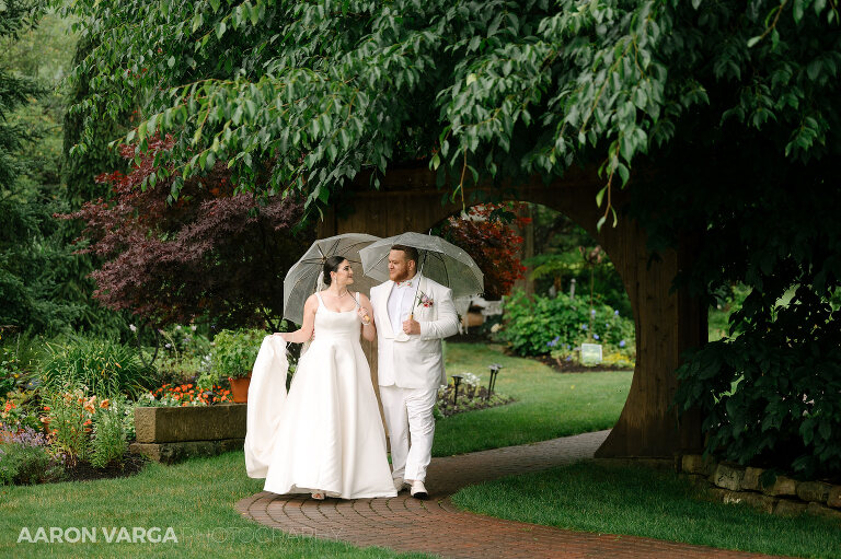 26 rainy wedding gardens of stonebridge(pp w768 h511) - Alyssa + Allie | Gardens of Stonebridge Wedding Photos