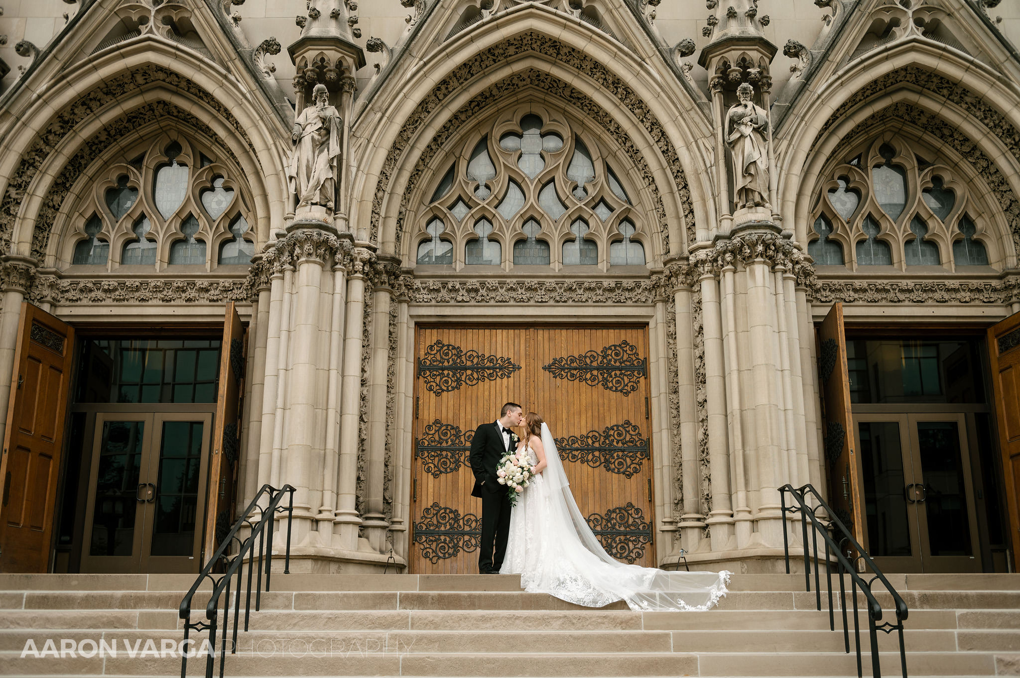 St Paul Cathedral Oakland Wedding - Amanda + Andrew | Soldiers & Sailors Memorial Hall Wedding Photos