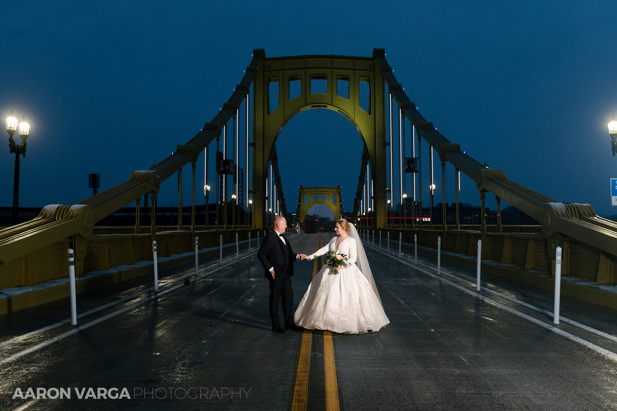 31 Renaissance Hotel Pittsburgh Wedding Photos - Stephanie + Ryan | Renaissance Pittsburgh Hotel Wedding Photos