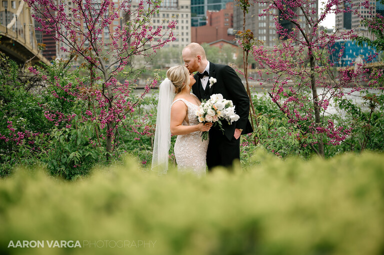 36 Sheraton Station Square Wedding Photos(pp w768 h511) - Shannon + Jim | Sheraton Station Square Wedding Photos