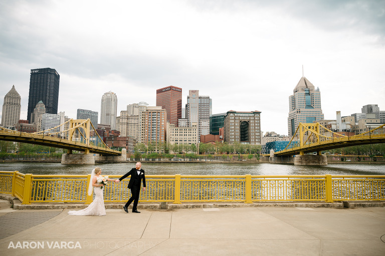 41 Sheraton Station Square Wedding Photos(pp w768 h511) - Shannon + Jim | Sheraton Station Square Wedding Photos