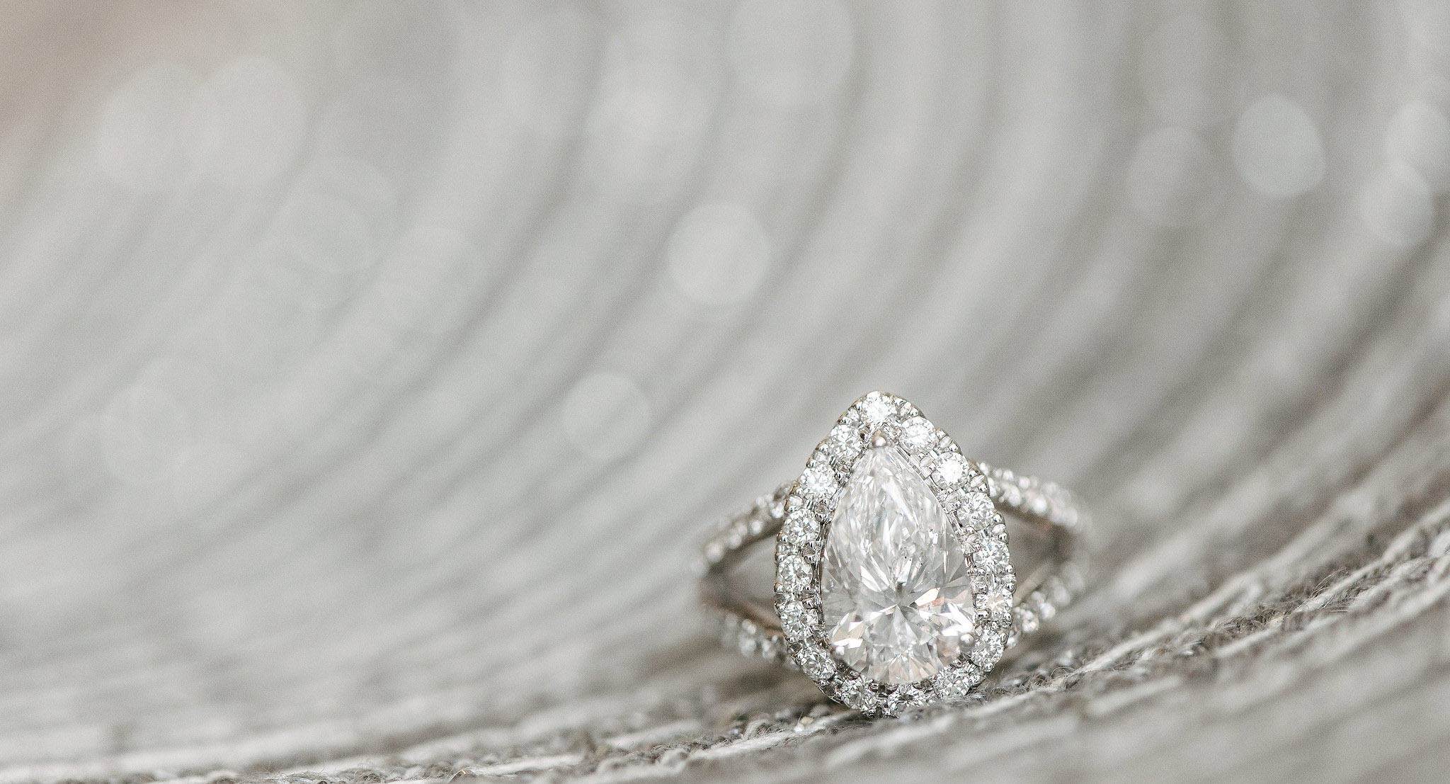 Pear-shaped diamond engagement ring